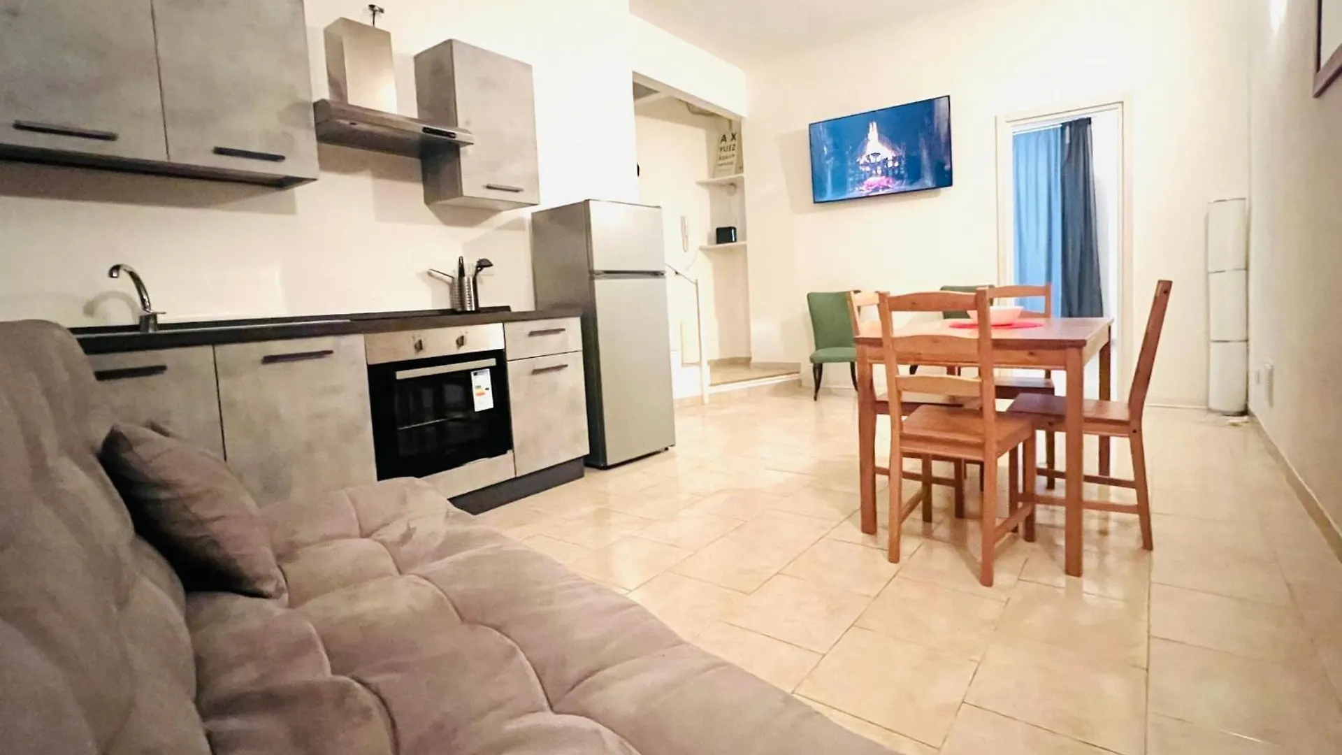 Flats With Parking In Milan City Close To The Red Metro 아파트
